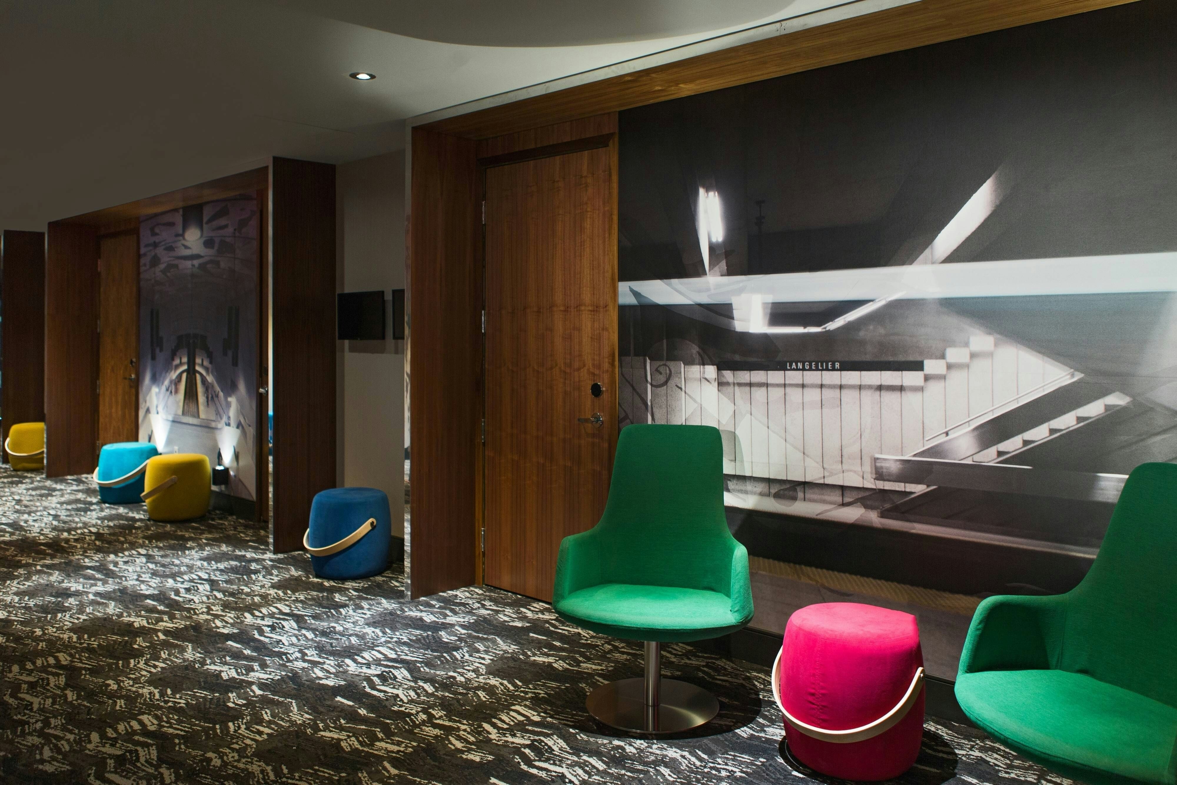 Lobby at Renaissance Montreal Downtown Hotel, MONTREAL