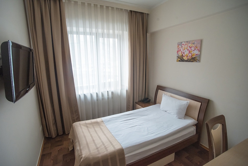 Alma Hotel 41/76