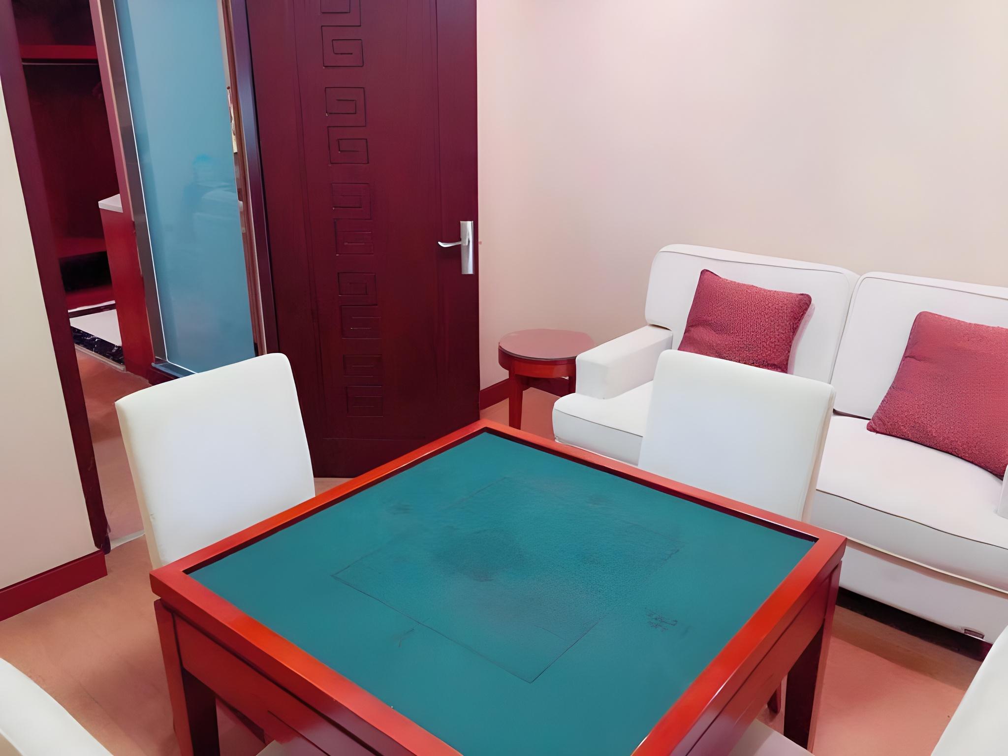 Senior, Suite, King Bed