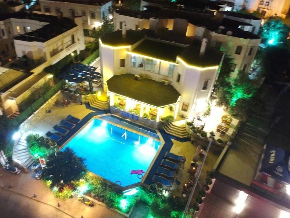 Eden Hotel 3/20