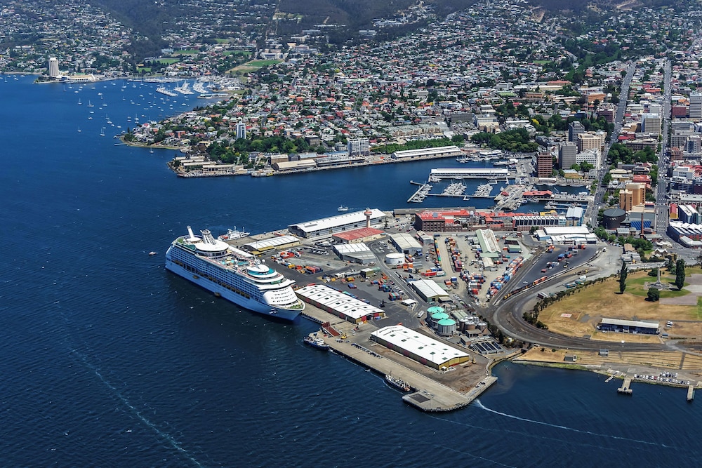 Mantra One Sandy Bay Road Hobart 6/64