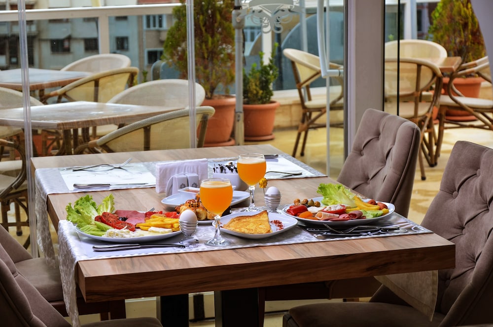Ada Life Hotel 45/56