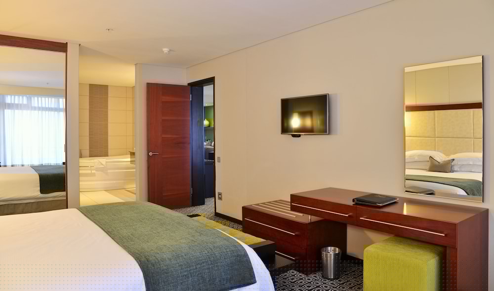 Premier Hotel East London ICC 27/75