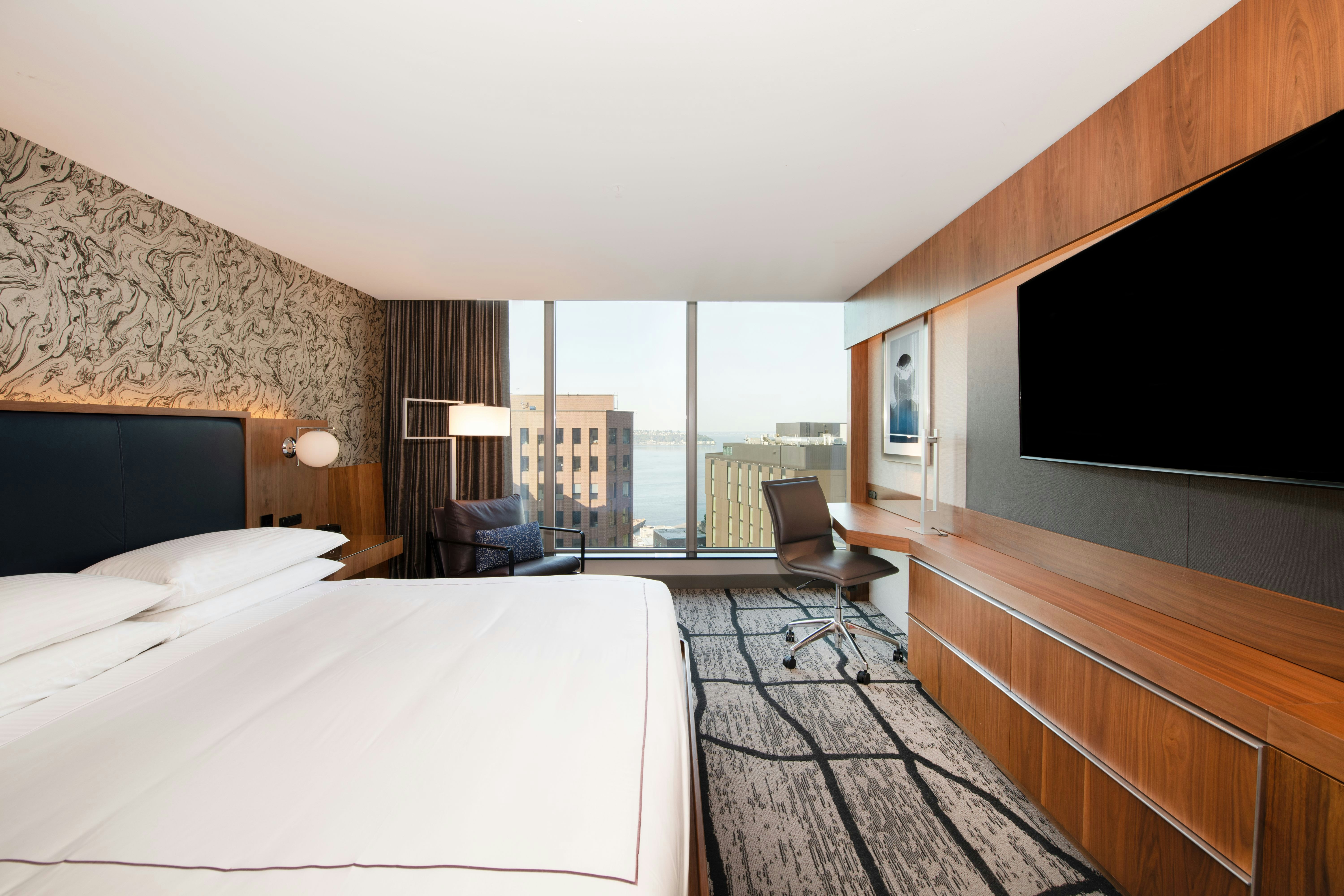 ROOM, KING BED, CITY VIEW, ACCESSIBLE
