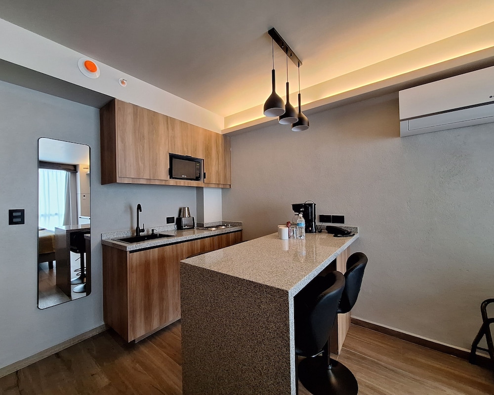 Hotel Block Suites 61/69