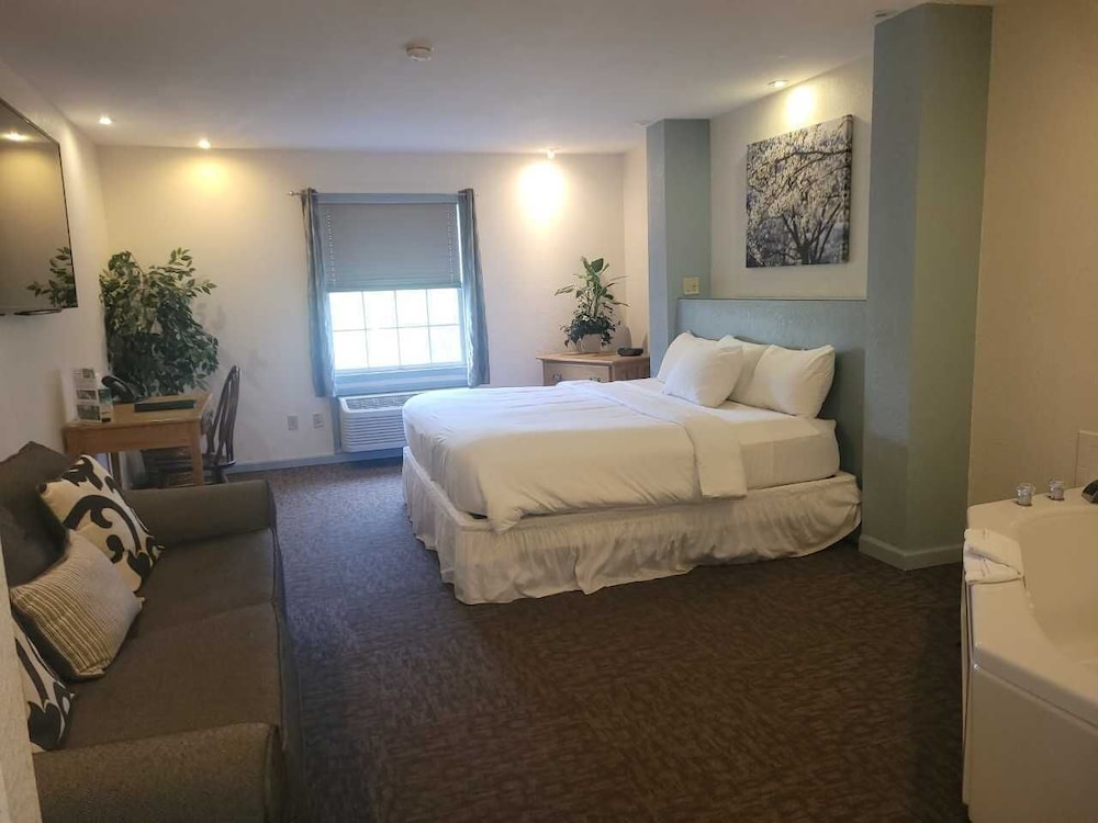 Brook Pointe Inn 20/53