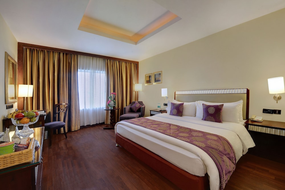 PRESIDENTIAL, SUITE, KING BED