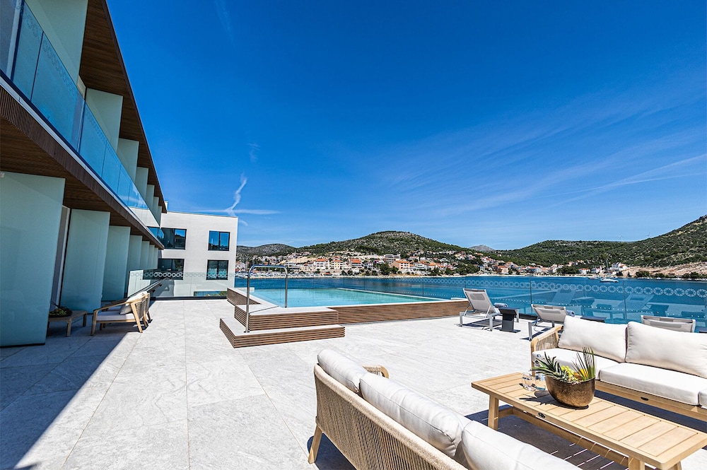 Marinus Beach Hotel 34/56