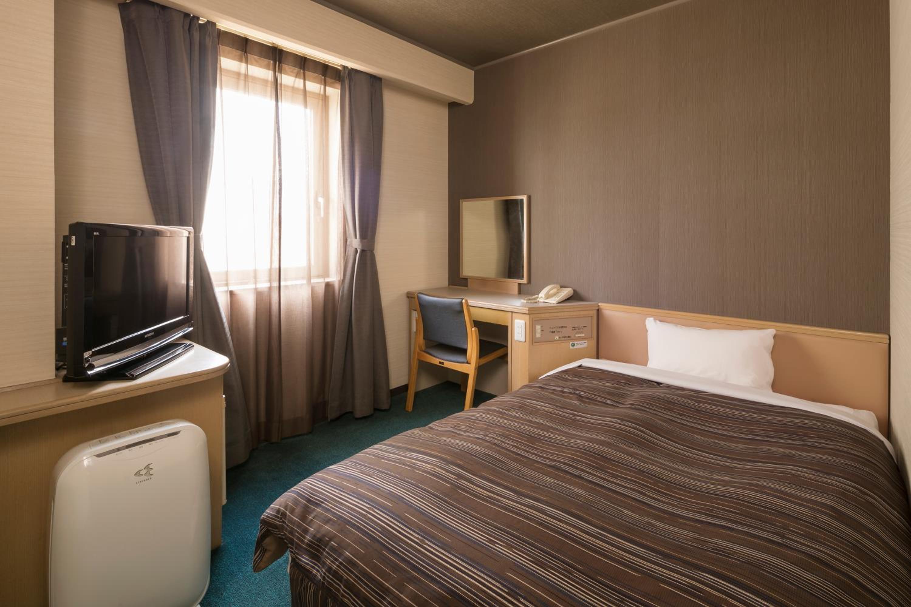 Room, Single, No Cleaning Services
