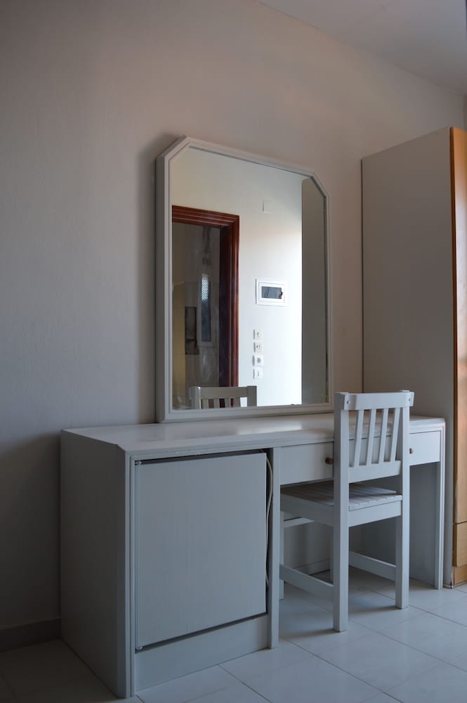 Alkyonides Hotel 44/49