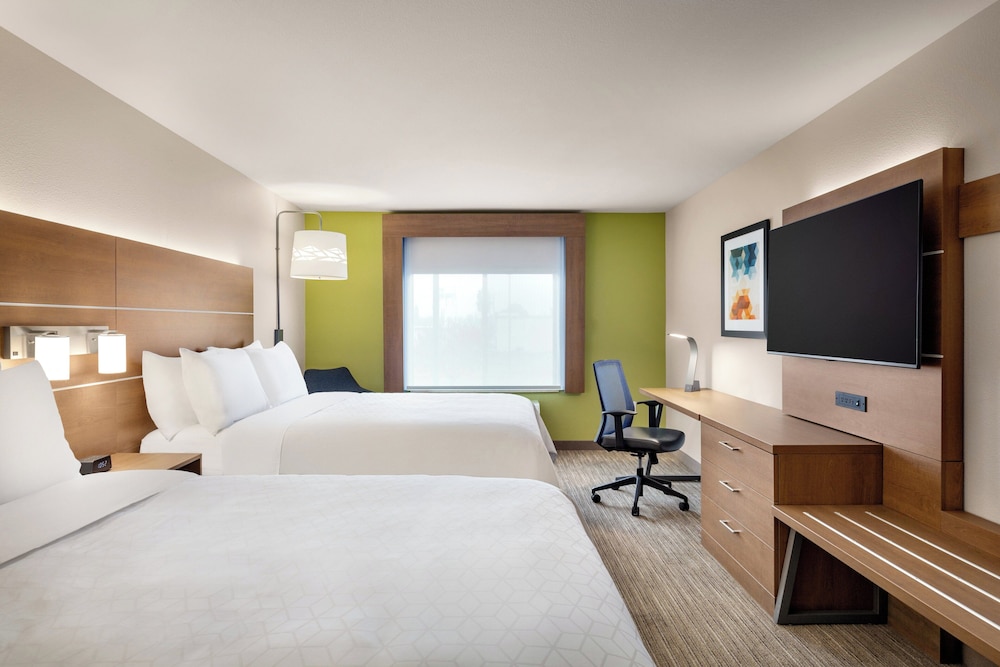 غرفة قياسية بسريرين كوين، Holiday Inn Express Hotel And Suites Merced 3/7