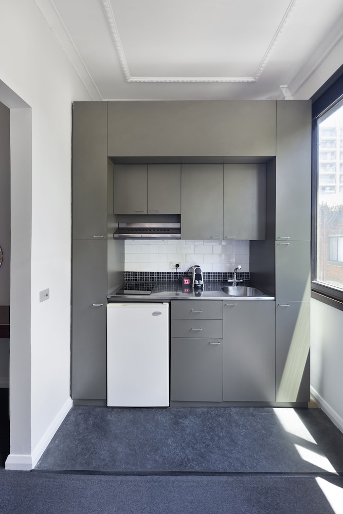 Regents Court Apartments 43/50