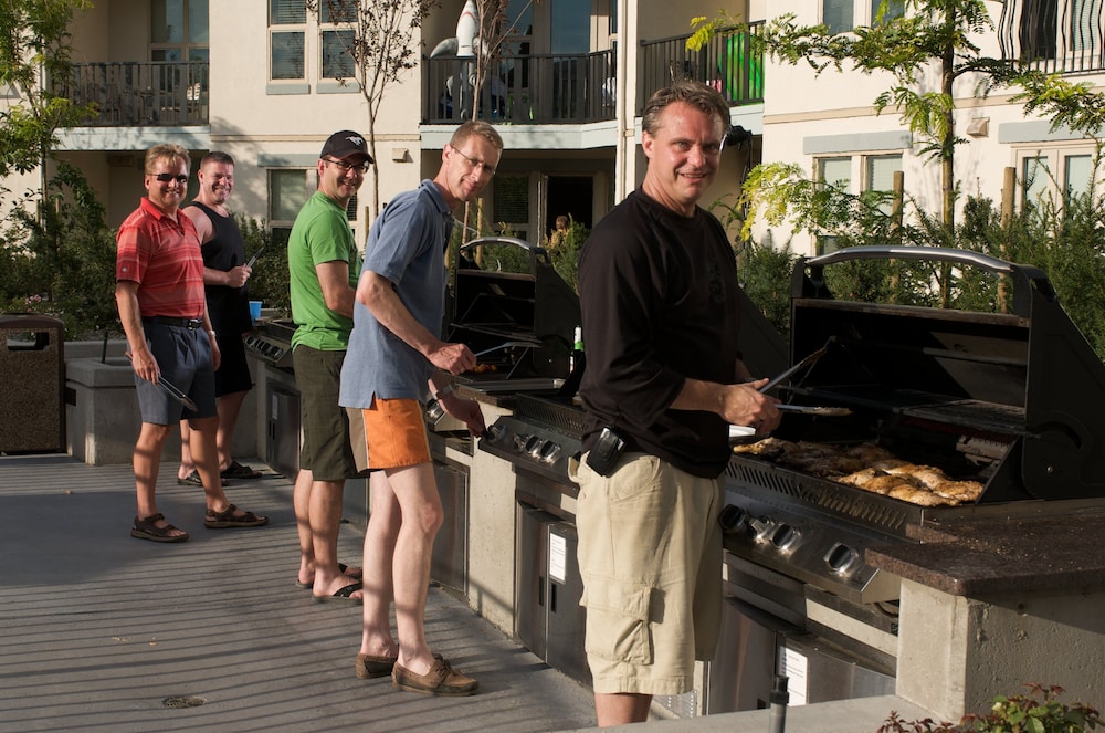 Walnut Beach Resort 6/48