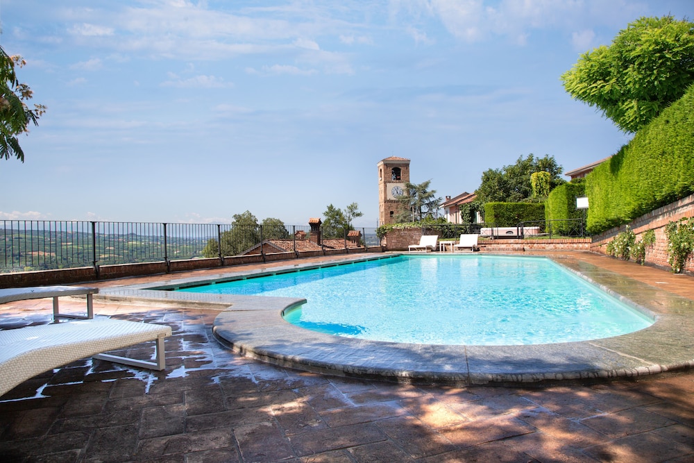 Hotel Castello Di Santa Vittoria 2/47