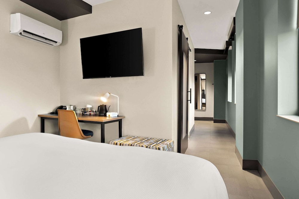 CityFlatsHotel - Port Huron, an Ascend Collection Hotel 19/40