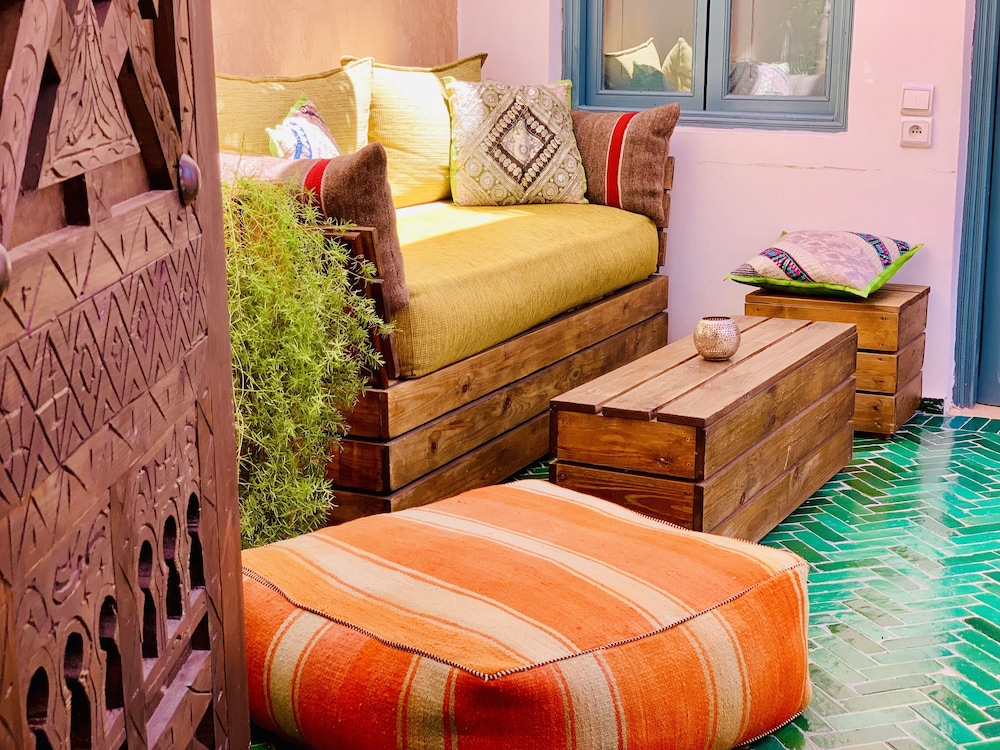 Riad 11 Zitoune 33/69