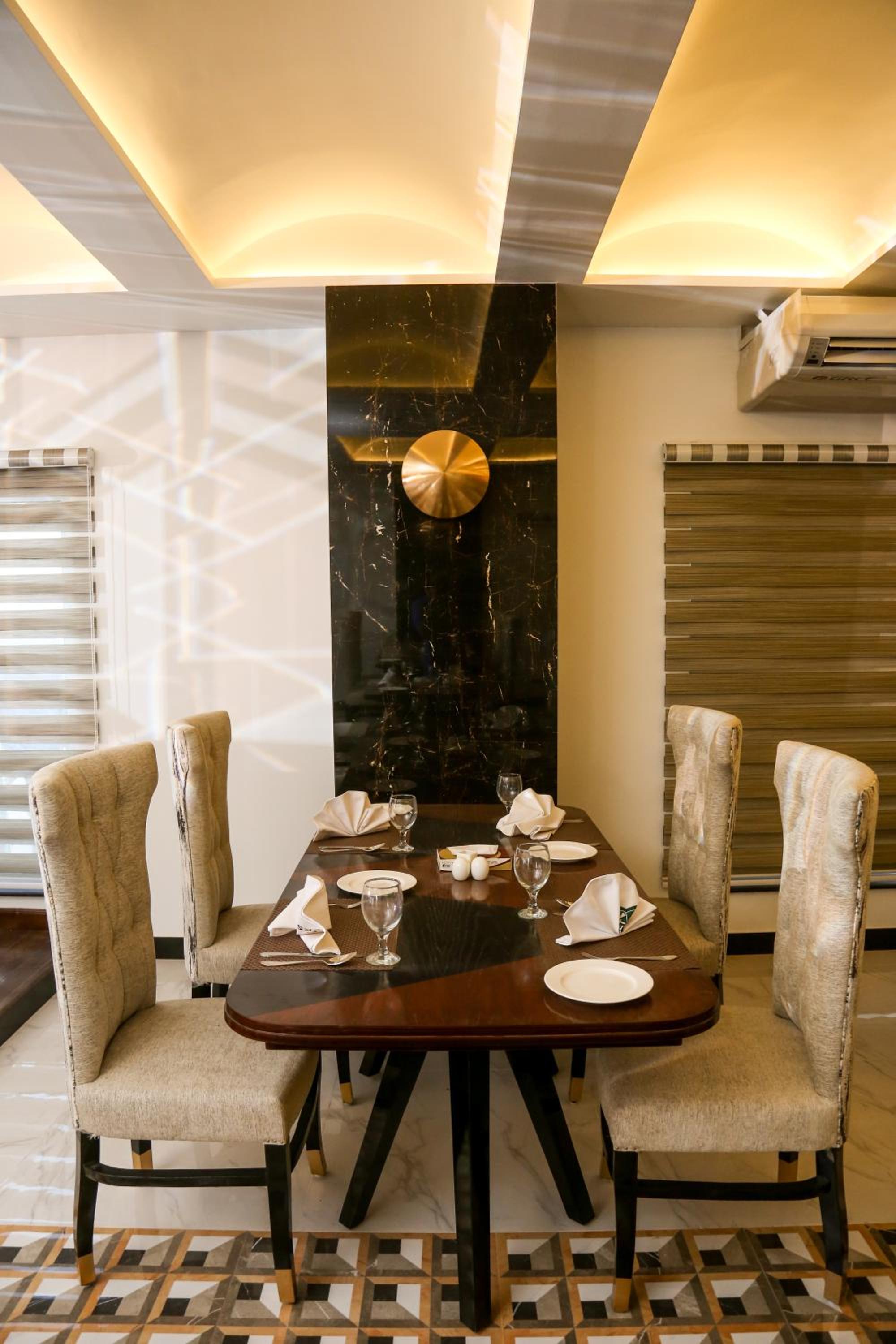Hotel One Club Road Rahimyar Khan 19/22