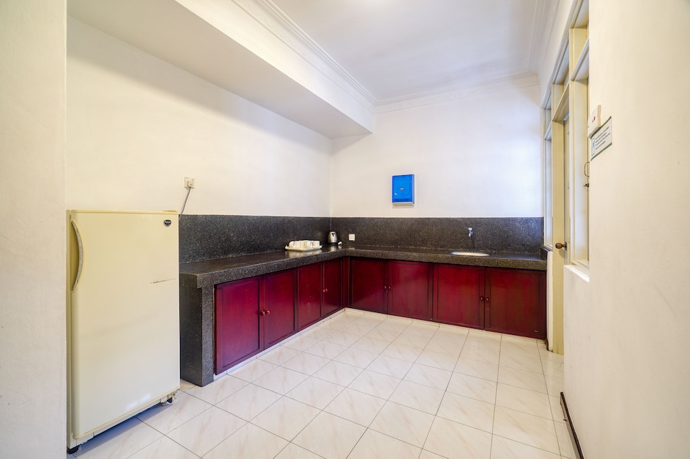 Parkland Apartment 7/34