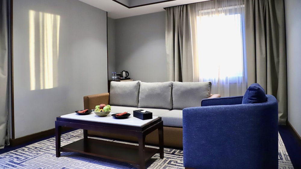 Five Seasons Hotel 30/50