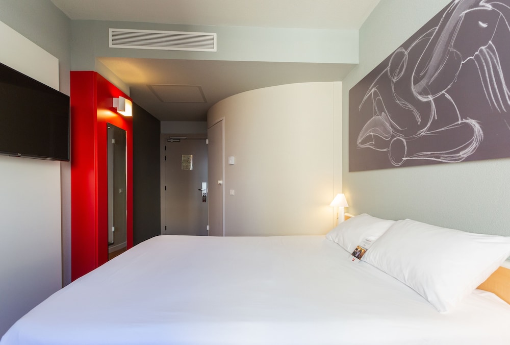Ibis Elche 21/76