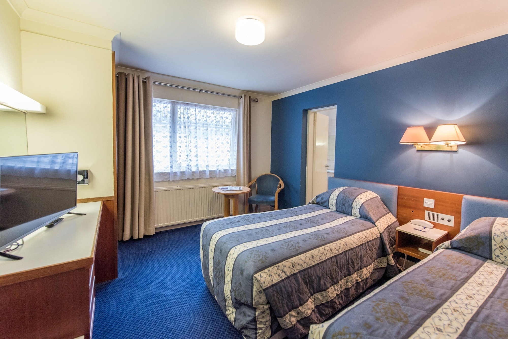 CLASSIC, TWIN BEDS
