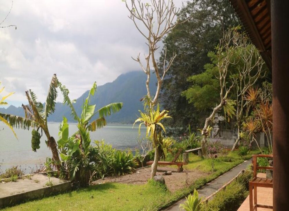 Batur Green Lake by ZUZU 24/33