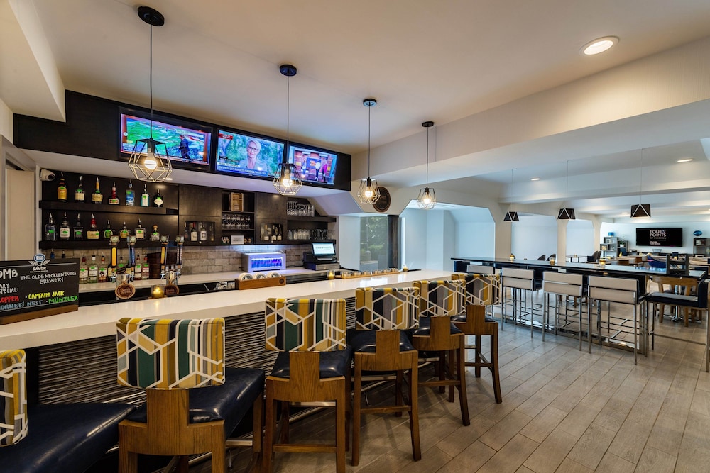 Four Points by Sheraton Charlotte - Lake Norman 27/42