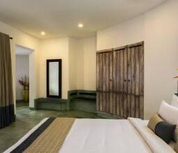 White, Pearl, Queen Bed