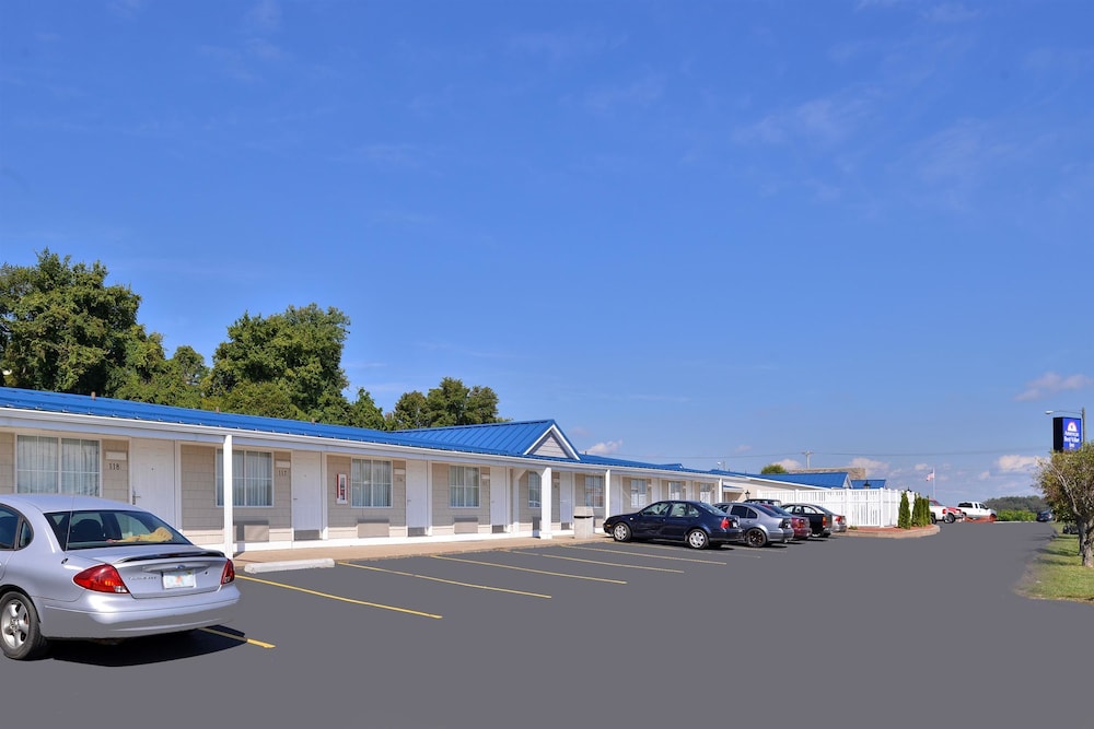 Americas Best Value Inn St. Clairsville/Wheeling 8/39