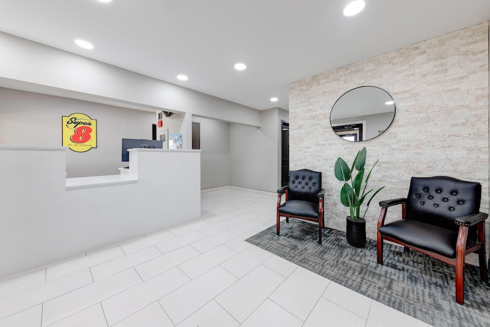 Super 8 by Wyndham Lubbock Airport 7/54