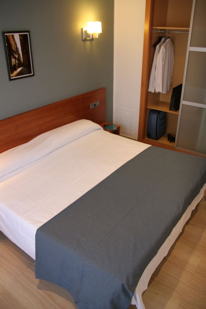 APARTAMENTS INDEPENDENCIA 2/19