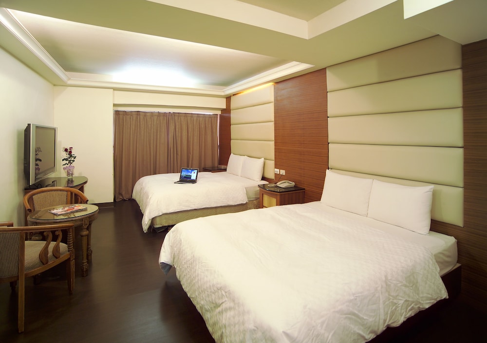 BUSINESS, 2 DOUBLE BEDS
