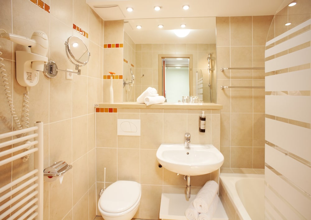 غرفة عائلية بسريرين كينج بإطلالة على المتنزه بشرفة، Hotel Savica 5/5