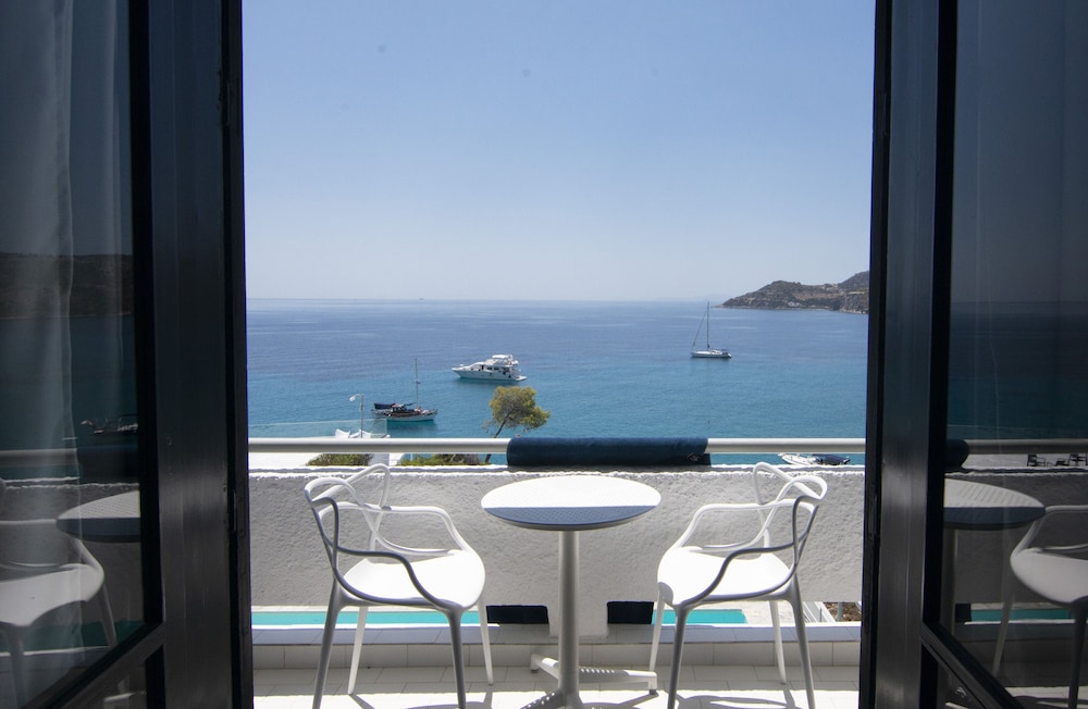 Apollo Resort 56/63