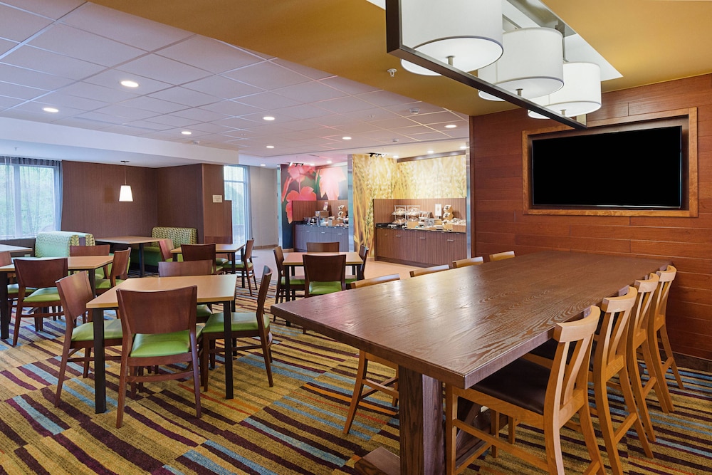 Fairfield Inn And Suites Abingdon 20/29