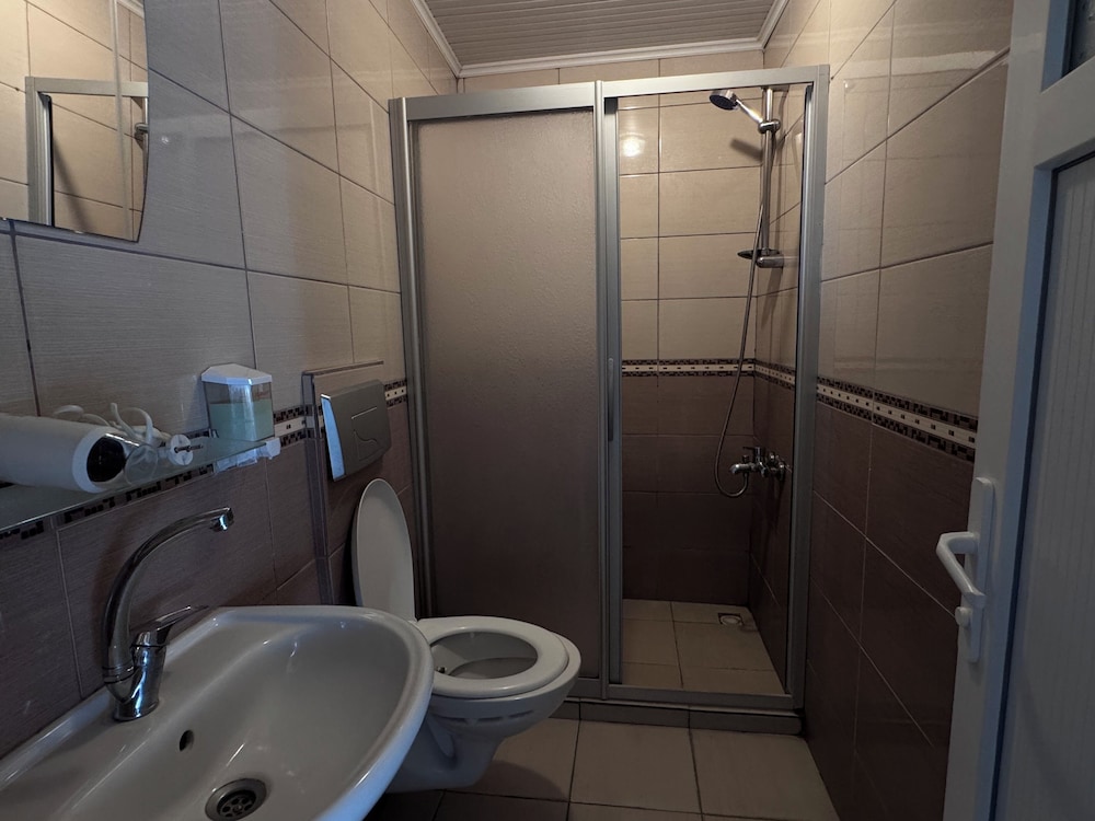 Hambarli Otel 48/49