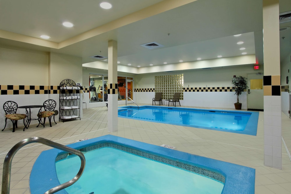 Hilton Garden Inn St. Charles 6/48
