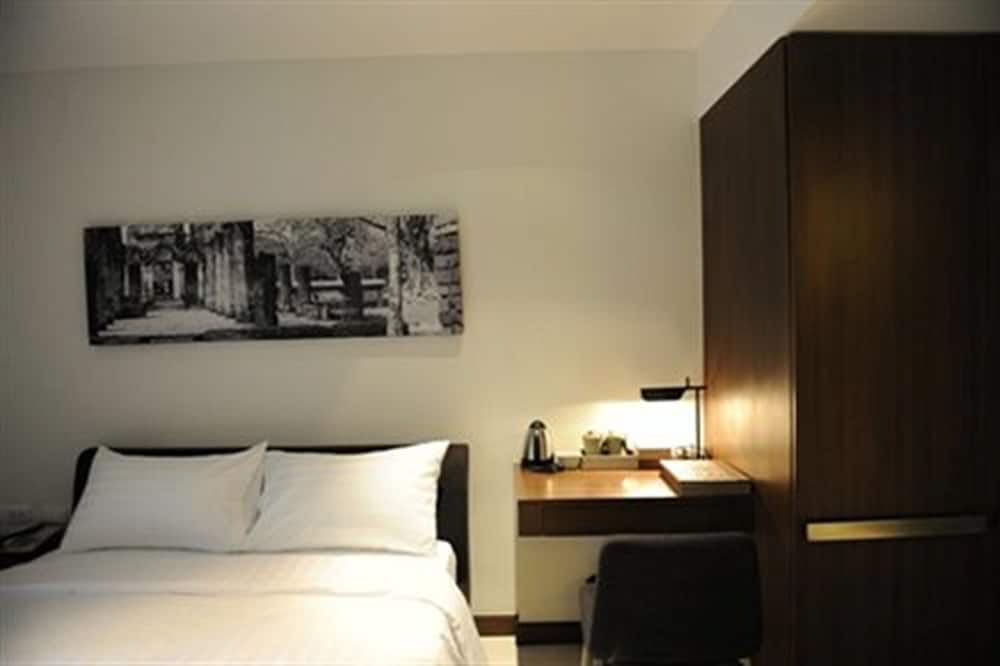 S33 Compact Sukhumvit Hotel 36/78