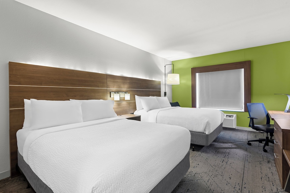 Standard, 2 Queen Beds