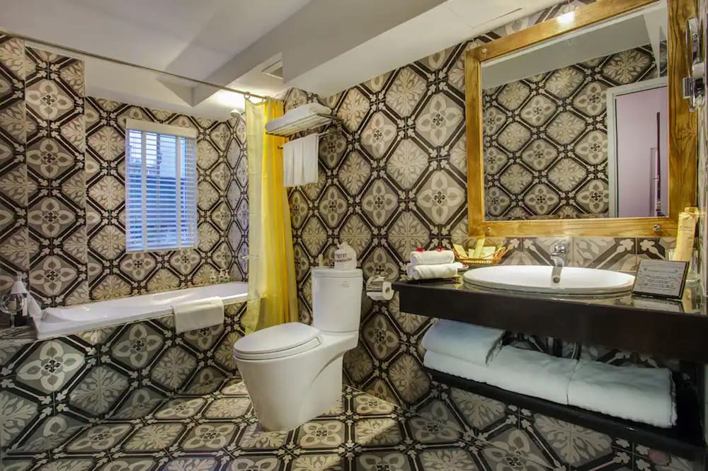 Noble & Swan Boutique Hotel 58/60