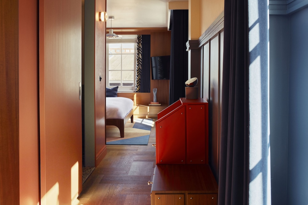 The Hoxton Lloyd Amsterdam 24/64
