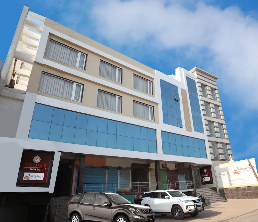 Hotel Tridev 45/47