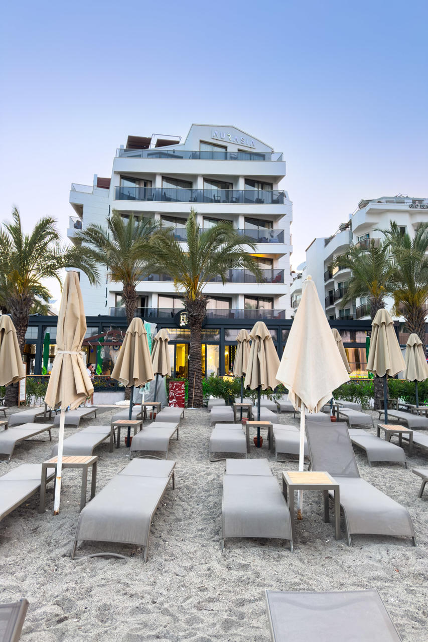 Aurasia Beach Hotel 59/69