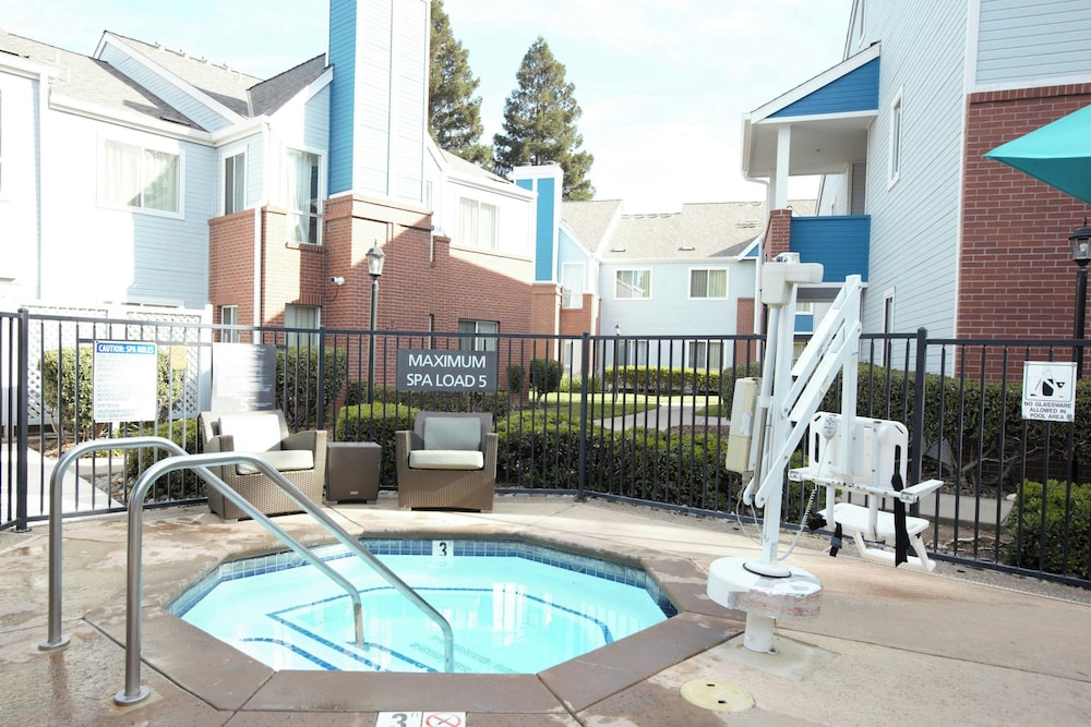 swimming pool spa