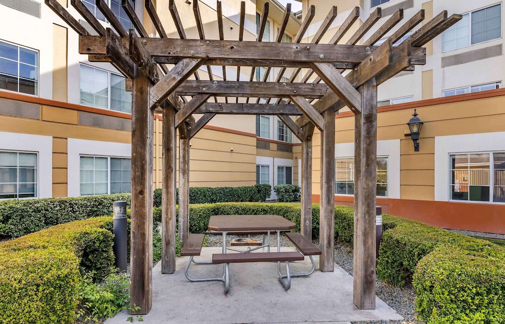 Extended Stay America Premier Suites San Jose Airport 39/43