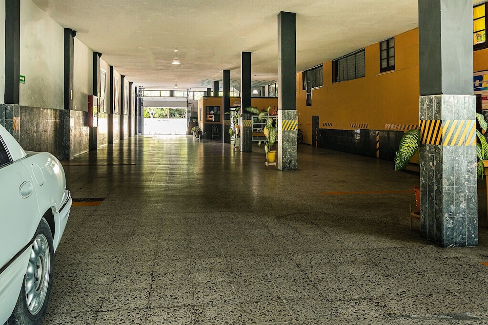 OYO Hotel Merida 45/48