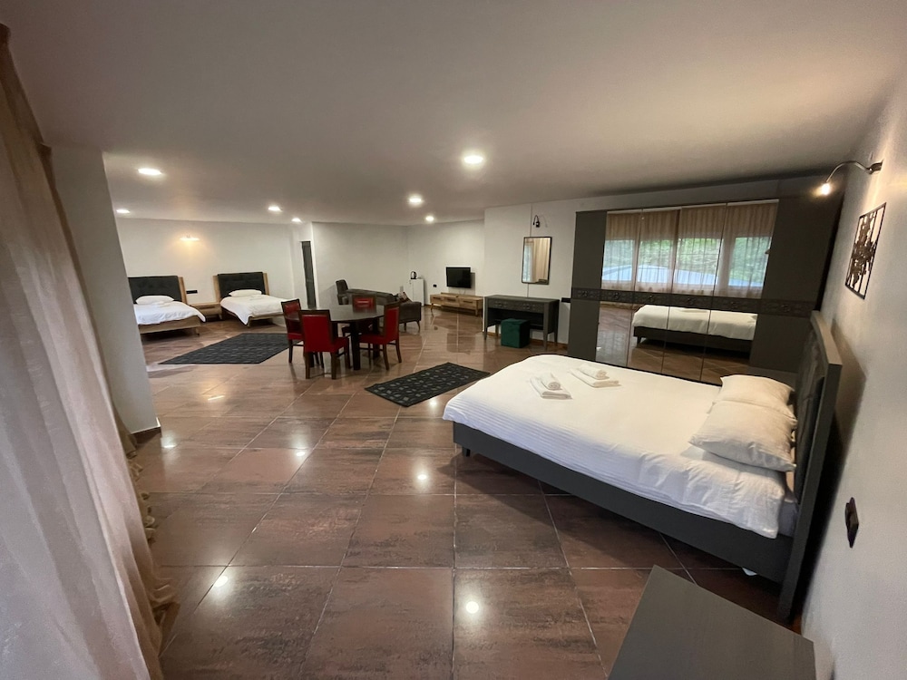 Pinar Kir Evi 13/48