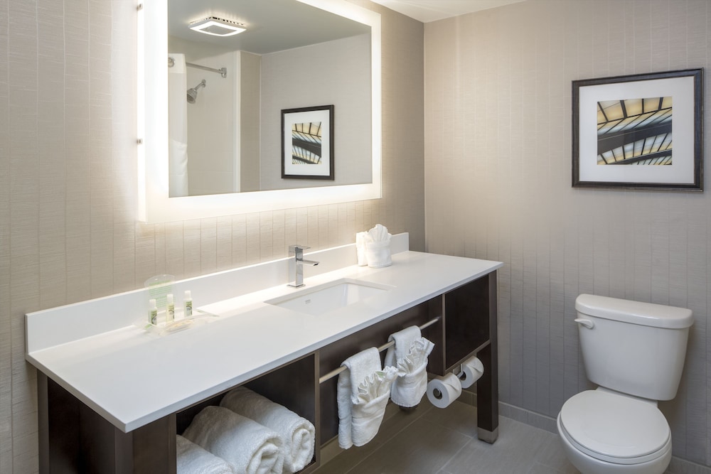 Delta Hotels by Marriott West Palm Beach 26/27