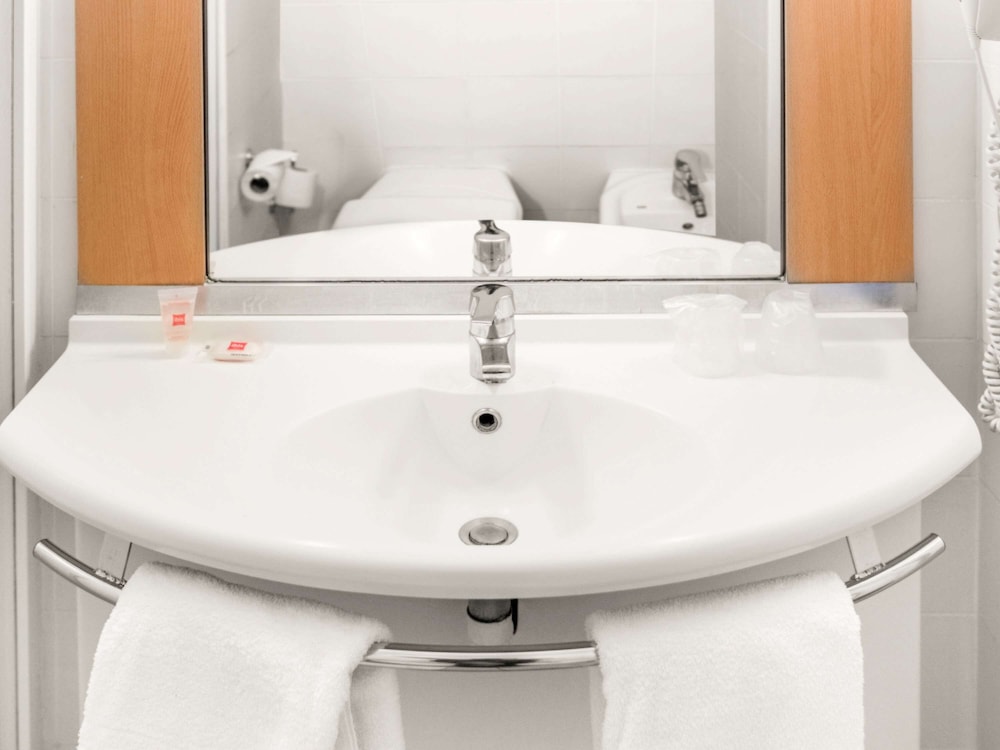 Ibis Mendoza 68/71