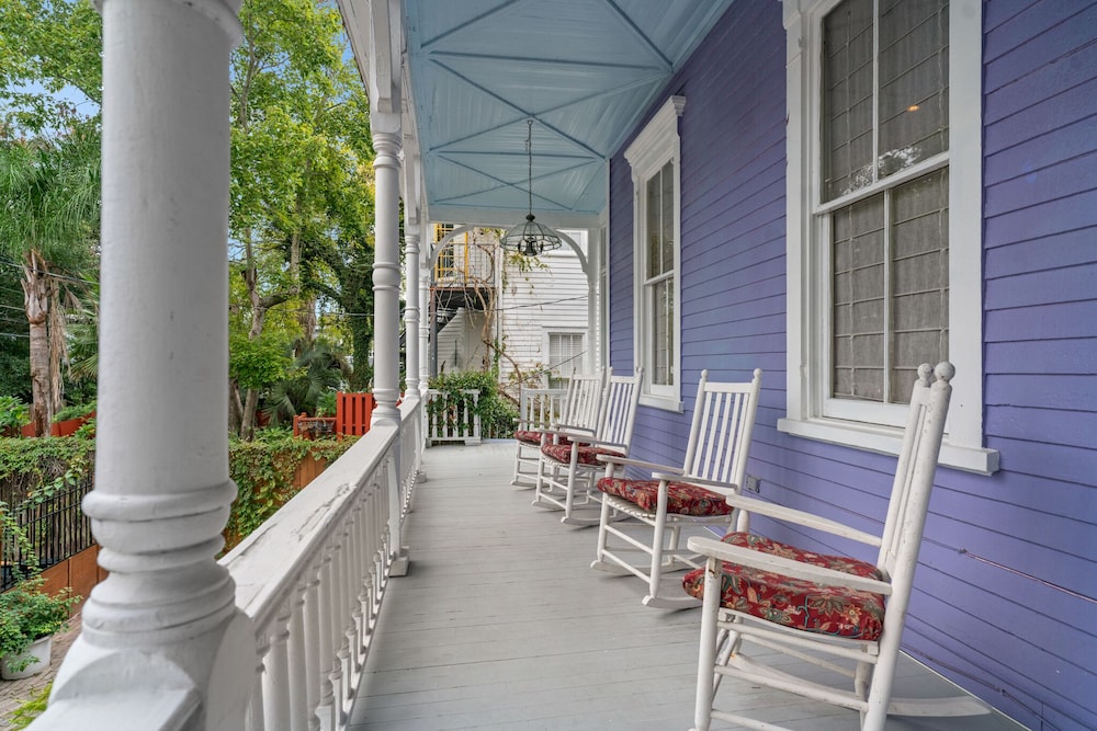 Amethyst Garden Inn 32/62
